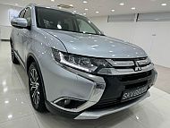 Mitsubishi Outlander 2.4 CVT AWD Sunroof Facelift 2015 Silver
